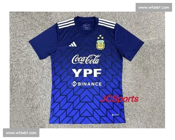 三星渐变下的争议：阿根廷 2026 训练服解码